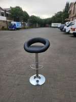 Swivel barstool-black
