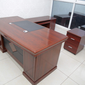 1600mm executive office desk