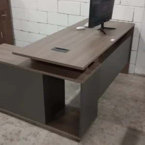 1.6M Office Desk With Extension