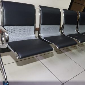 4 Link Waiting Bench