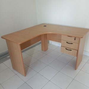 1.4M Curve office Table