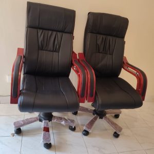 Executive office seat