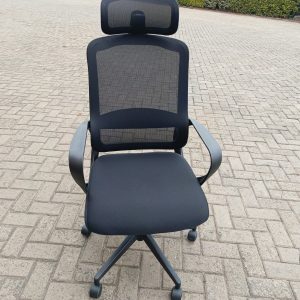 Mesh office seat